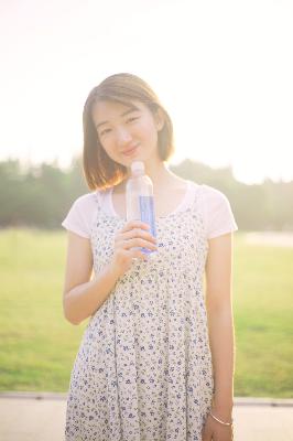 他的巨物撑开她的花缝的导演是谁