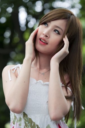 亭亭玉立四月天月色阑珊处情已晚