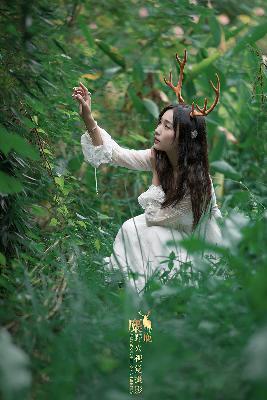 黑色蕾丝透视露胸旗袍连衣裙